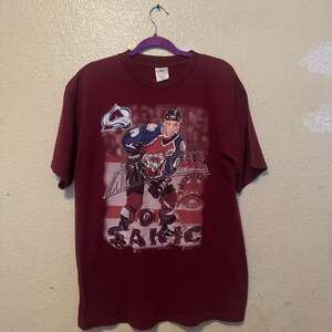 Vintage 1996 NHL Colorado Avalanche Joe Sakic Player Graphic T-Shirt